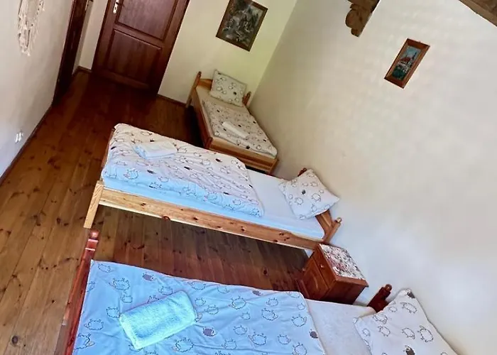 Cicha Woda Пешице